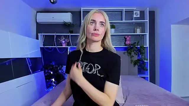 SabrinaSharm webcam