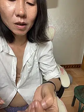 lilysister66 webcam