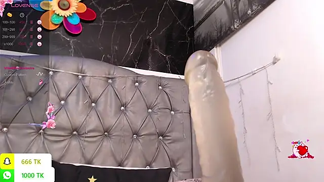 LAILAGUMMY webcam