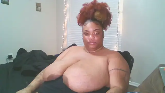 NaughtyHottieBBW webcam