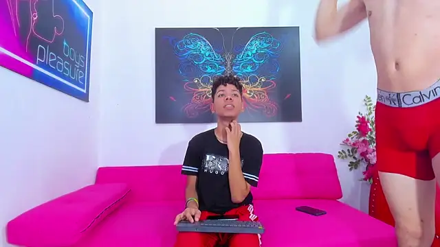 Spicy_guys webcam