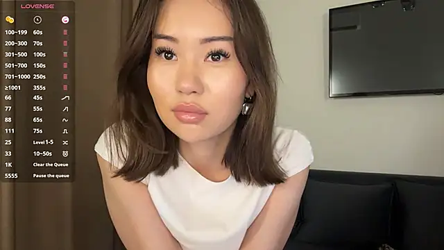 Ur_neighbor_Kira webcam
