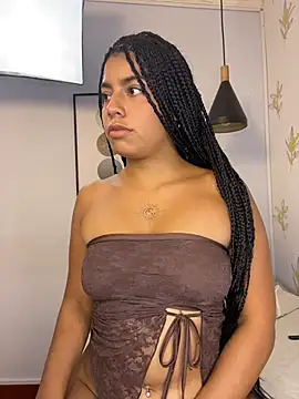 Laia_white webcam