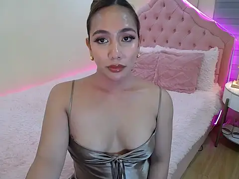 ur_seductivelaura webcam