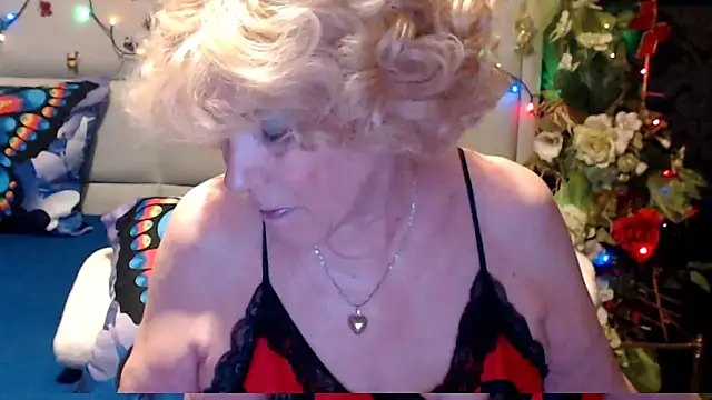 HappyWomanOn webcam