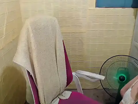 JuicyFoxCock webcam