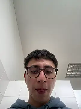 CamiRojas_boy webcam