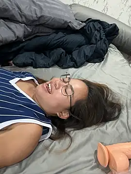 Ponthip live sex cam