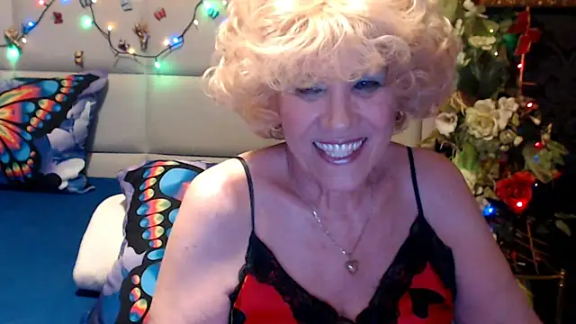 HappyWomanOn webcam