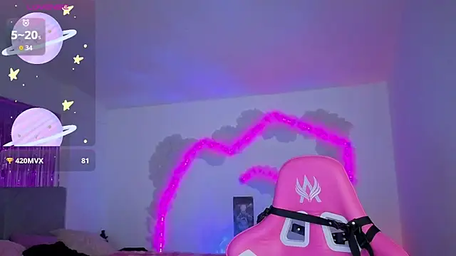 larah_uwu webcam