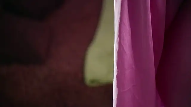 LisaElfy webcam