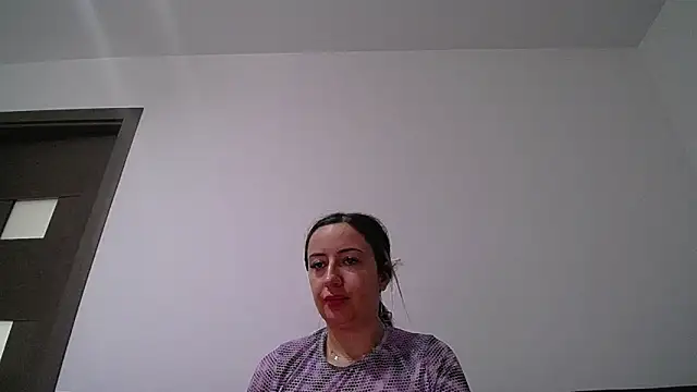 Julianna68 live sex cam