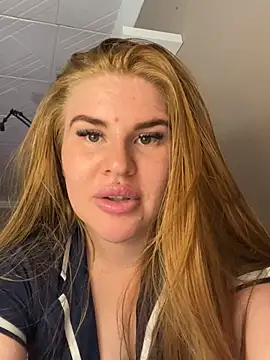 RedFoxQueen webcam