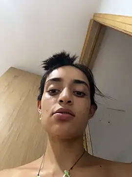 leilani_X webcam