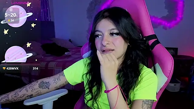 larah_uwu webcam