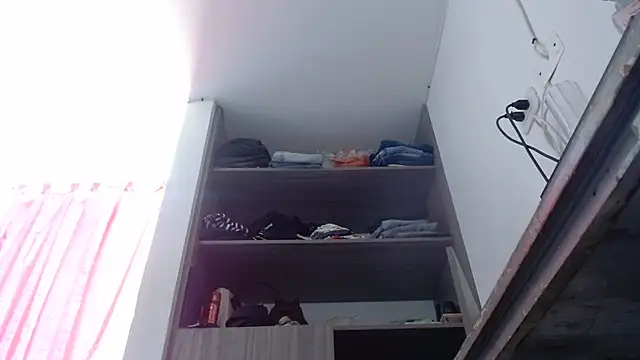 nicolle_milf1978 webcam