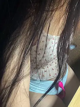 Mina048 webcam