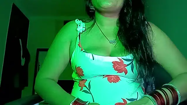 YourDesi_Laila_ webcam