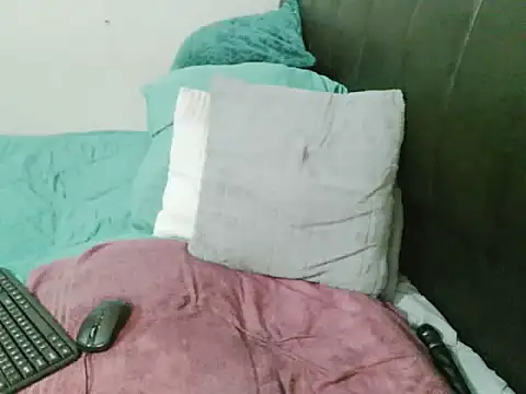 TALLHORNYBEARXO webcam