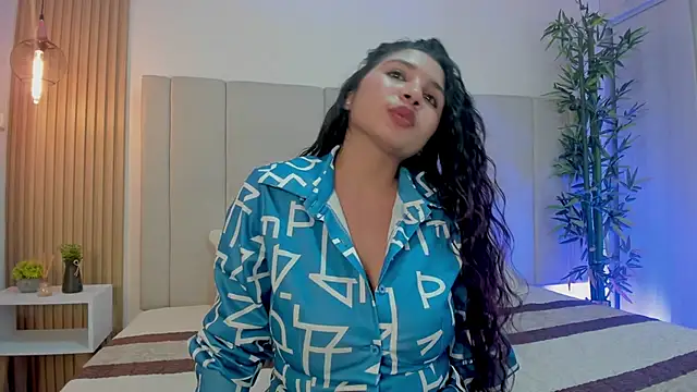 Victoria_Rosee webcam