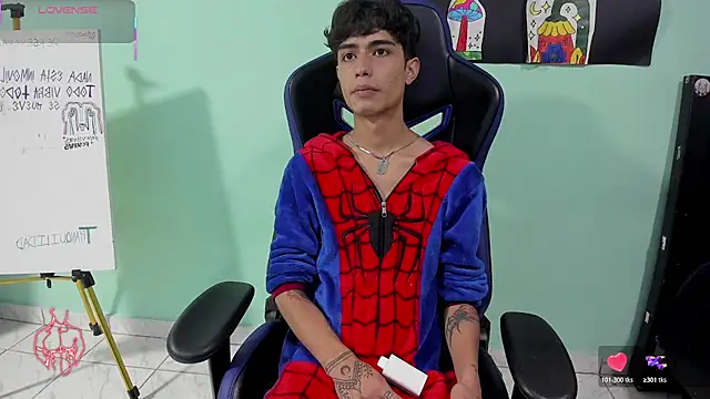 TYLERhHOT2005 webcam