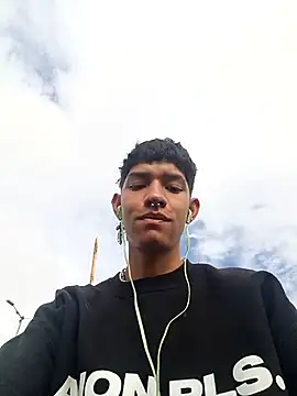 heyy_noah11 webcam