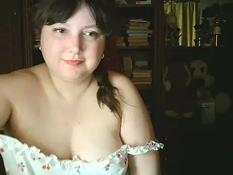 CarrieQPeach webcam