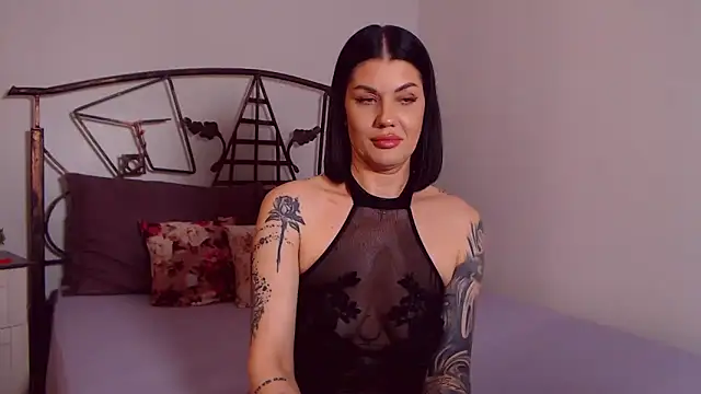YvonneEverlee webcam