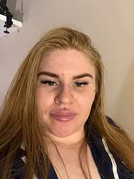 RedFoxQueen webcam