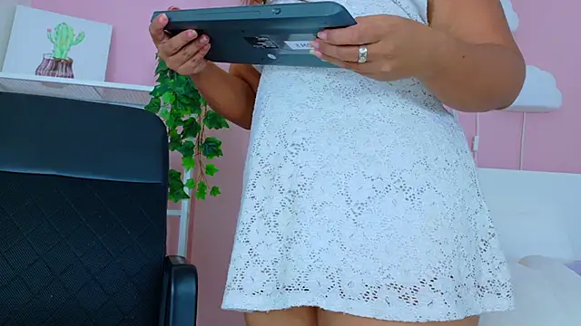 SeleneGibson__ webcam