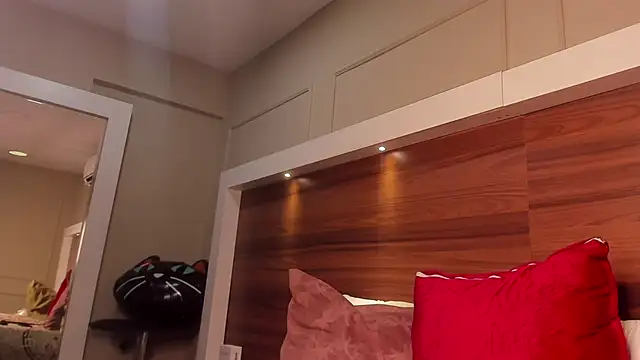AriadnaHarper webcam