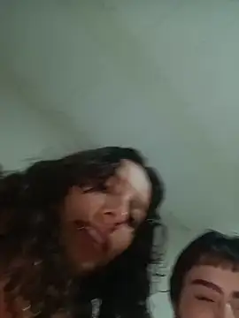 AlexxaAndRileyy webcam