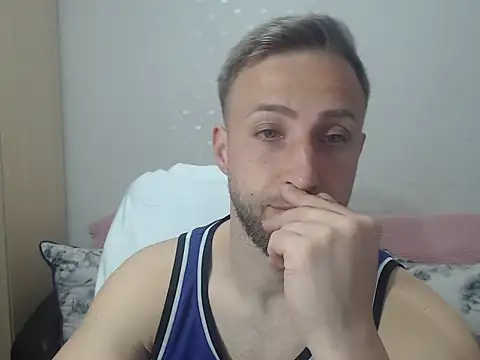 BlondEagleMuscle webcam