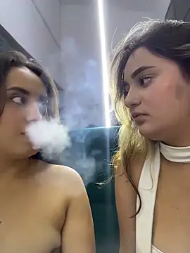 Antonella_Julieta webcam
