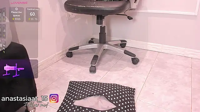 Miia_Thompsonn