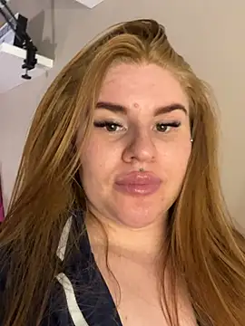 RedFoxQueen webcam