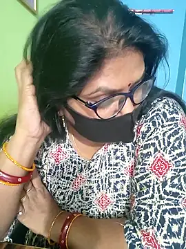 sexxyrenukaa webcam