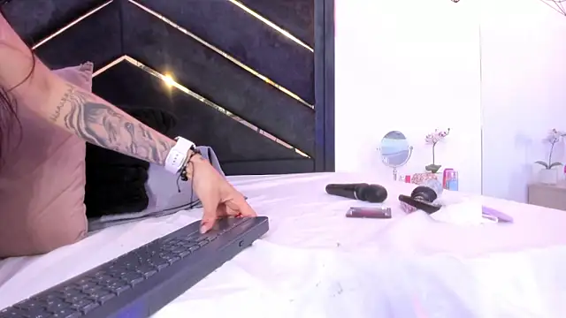 april_jones05