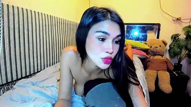 Ms_Monica webcam