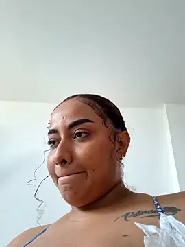 curly_girl_31 webcam
