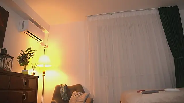 Alyonaqueen_ webcam