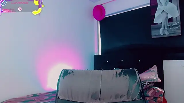Kendall_hornyy webcam