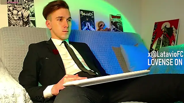 Midnighter_ webcam