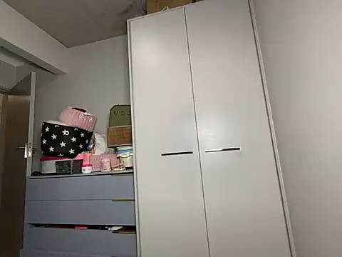 MissLola27 webcam