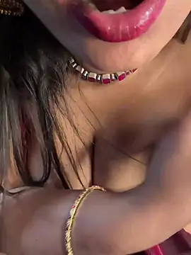 DevineDevilQueen webcam