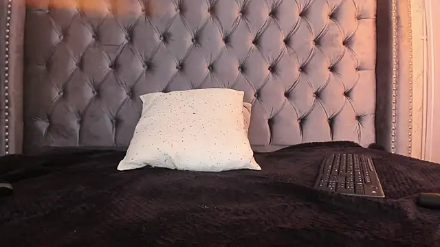 Anya_Belth webcam