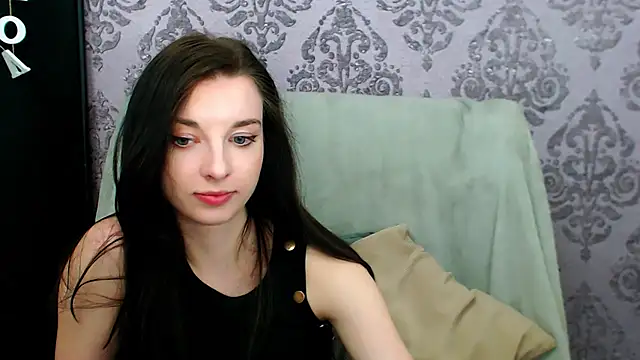 DominantLuna webcam