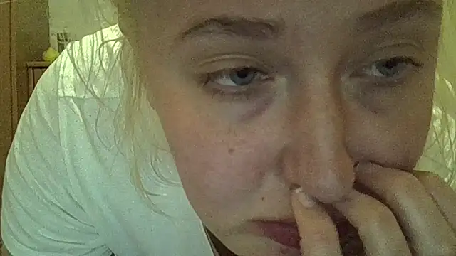 CurvyWild_Lady30 webcam