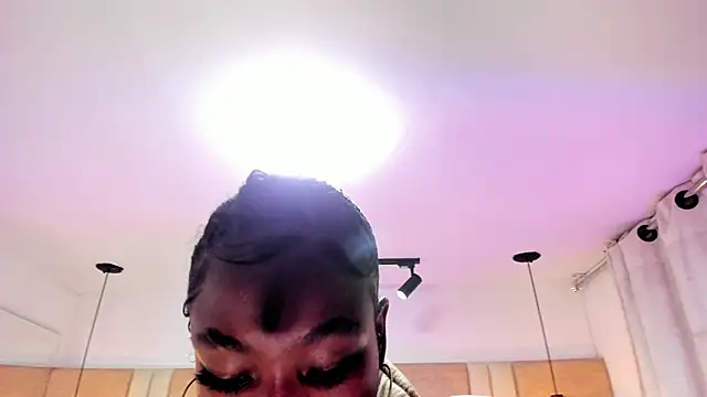 VioletBlom webcam