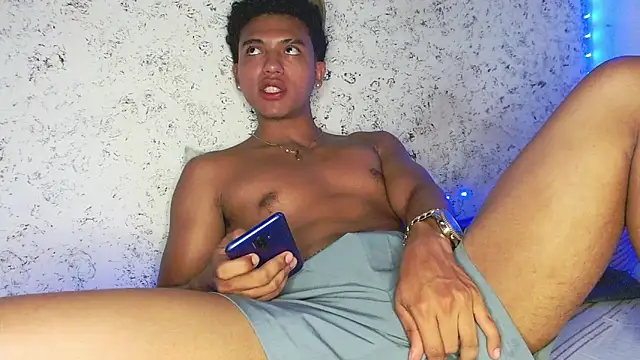 tonydesire_ webcam